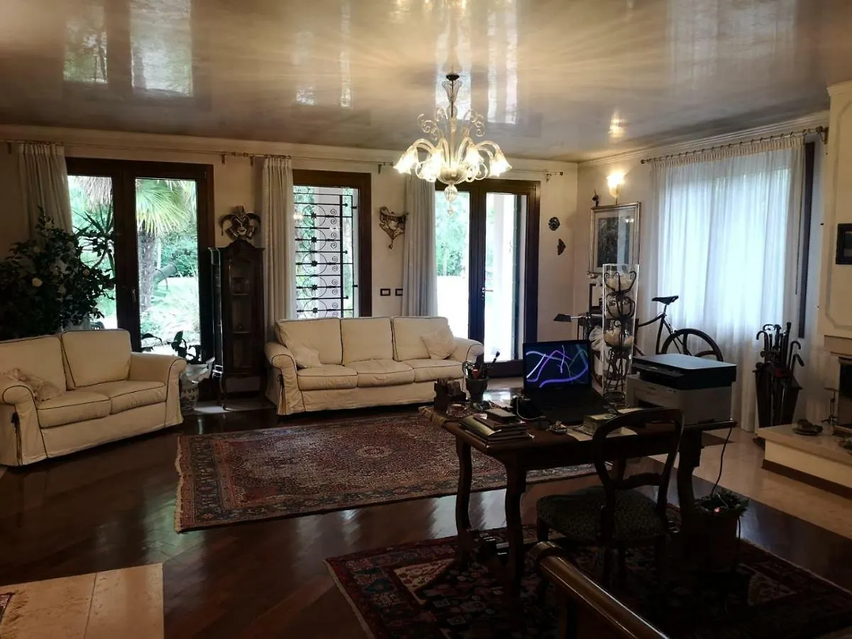 **  La Casa Sull'Albero Bed & Breakfast Mestre Italy