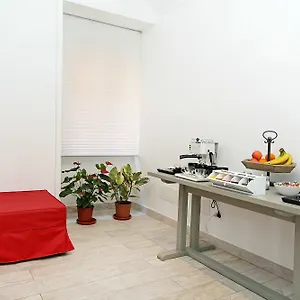 ** Frühstückspension Houspitality Nero Italien