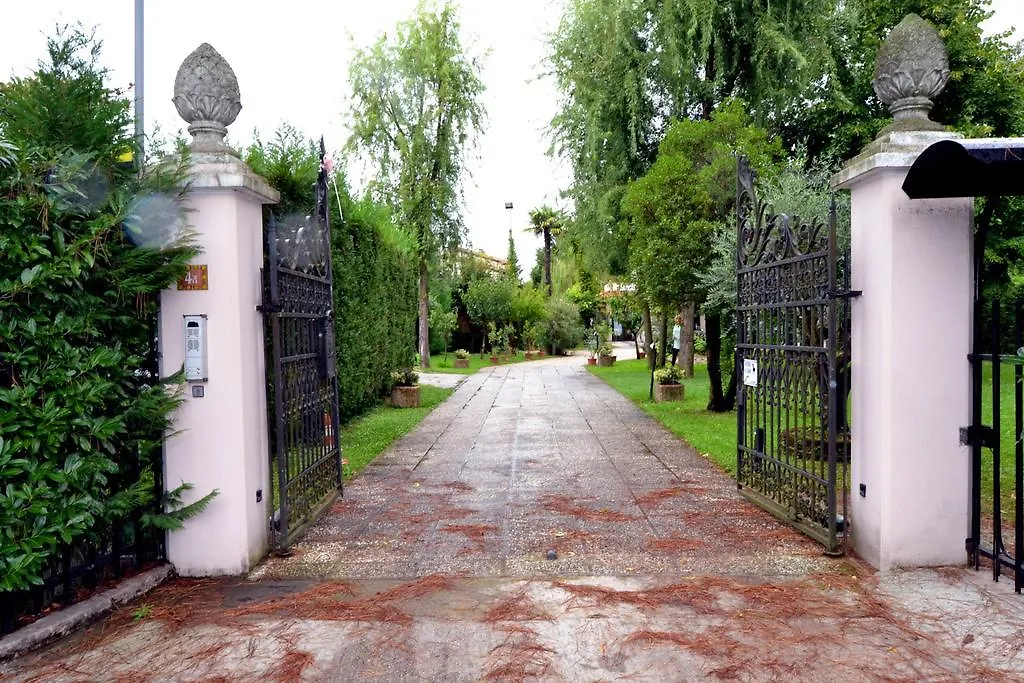 La Casa Sull'Albero Bed & Breakfast Mestre Italy